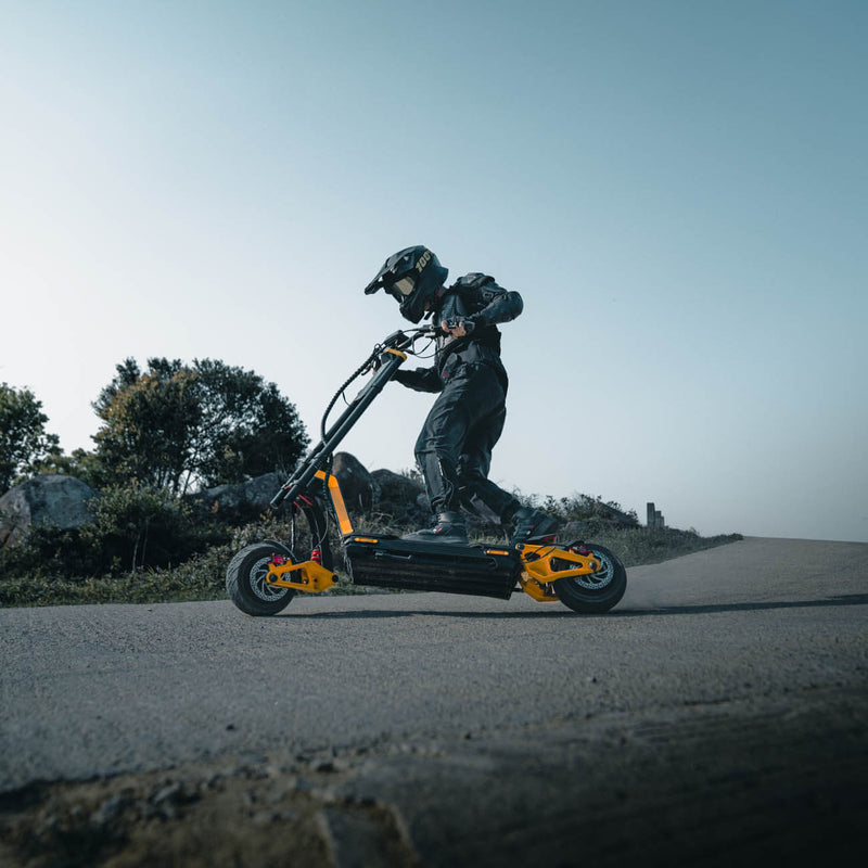InMotion RS Electric Scooter ultra-high performance escooter - advanced dual 2000W motors - upto 110km/h!
